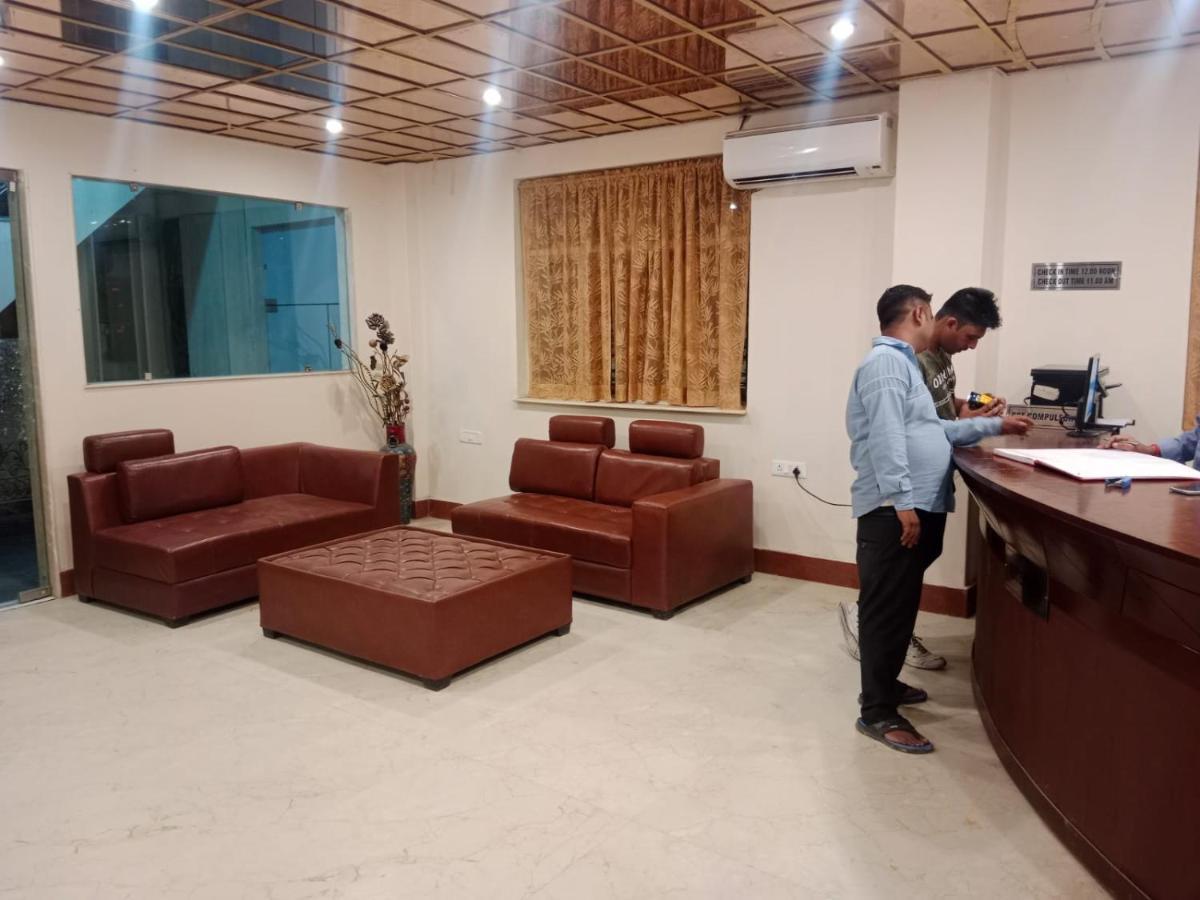 Hotel Amenda International New Delhi Buitenkant foto