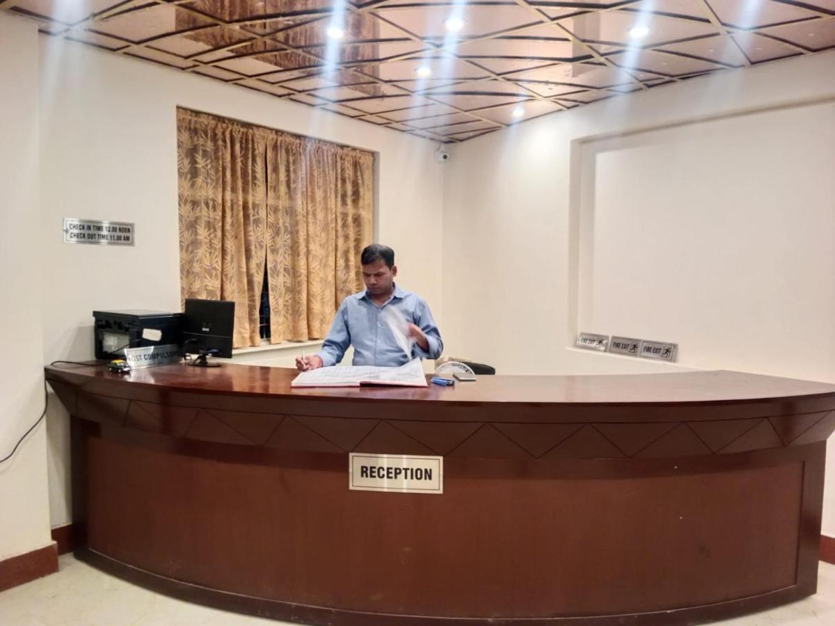 Hotel Amenda International New Delhi Buitenkant foto