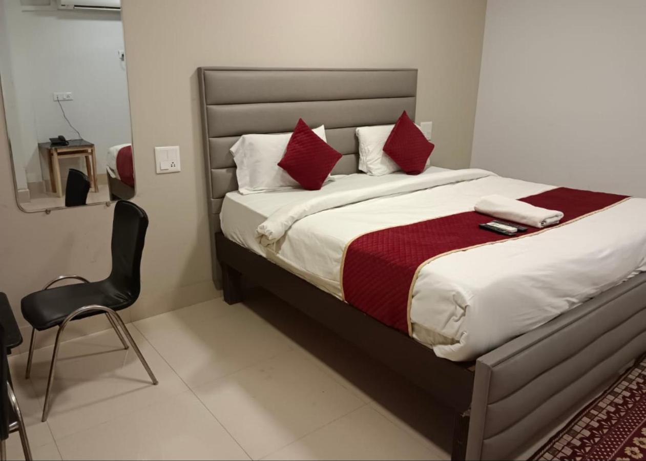 Hotel Amenda International New Delhi Buitenkant foto