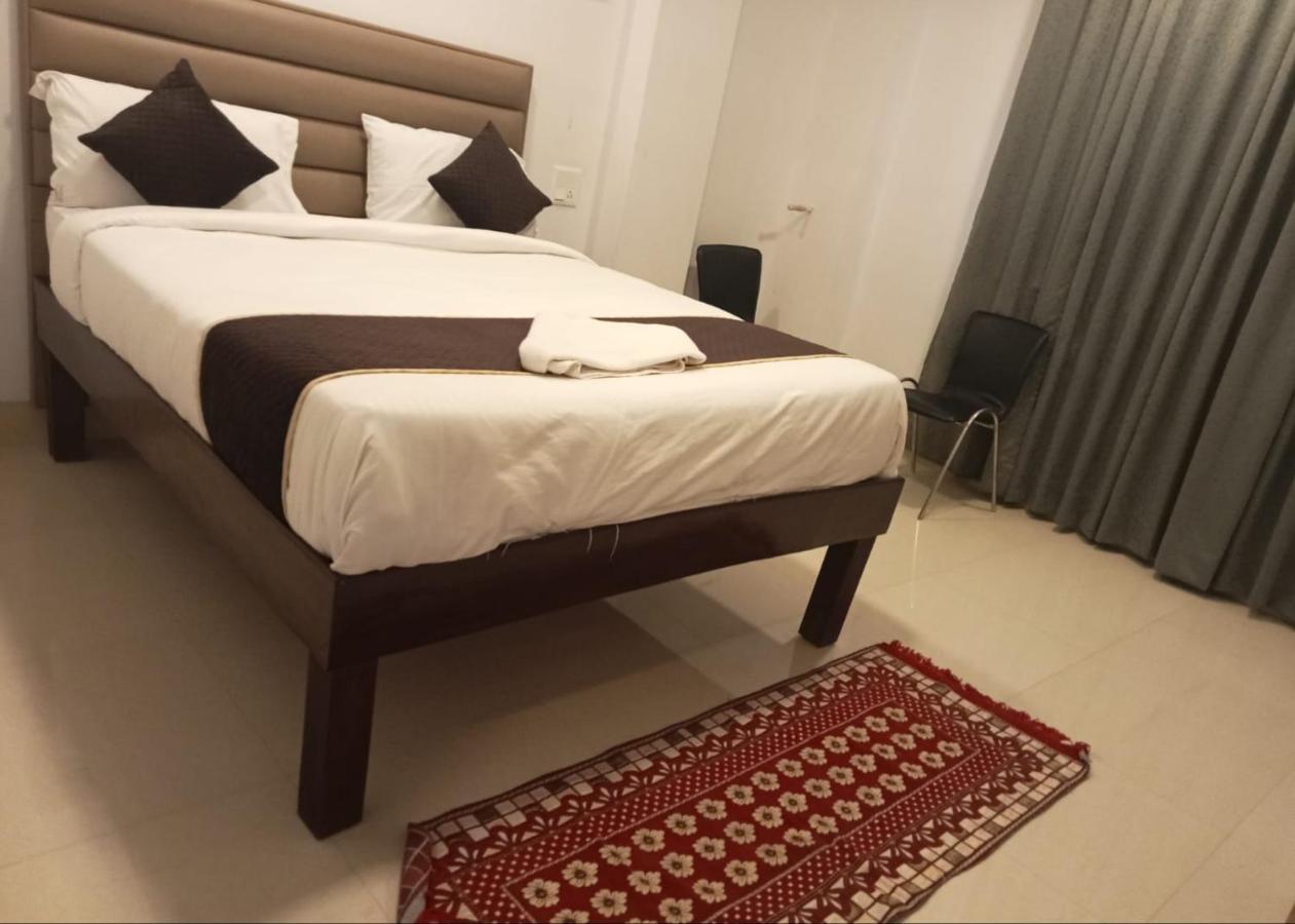 Hotel Amenda International New Delhi Buitenkant foto
