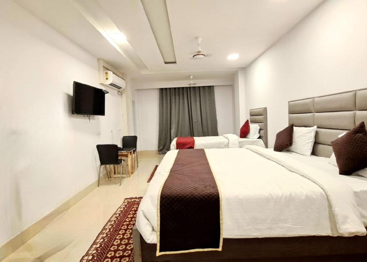 Hotel Amenda International New Delhi Buitenkant foto