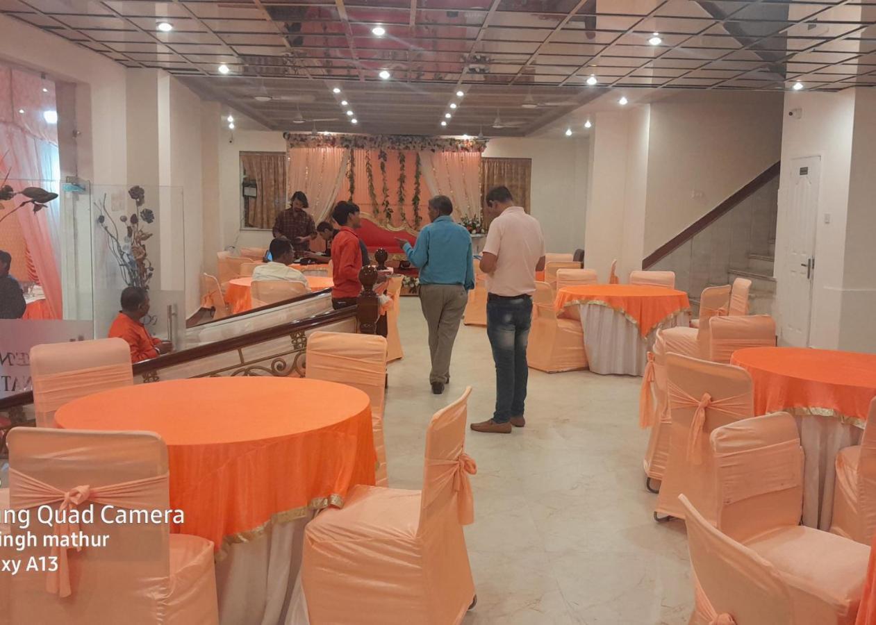 Hotel Amenda International New Delhi Buitenkant foto